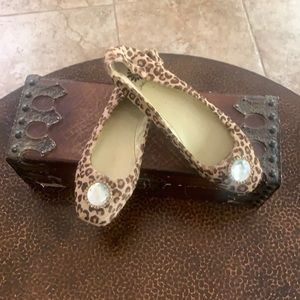 Authentic Yellow Box new leopard 🐆 calf hair flats 🥿!